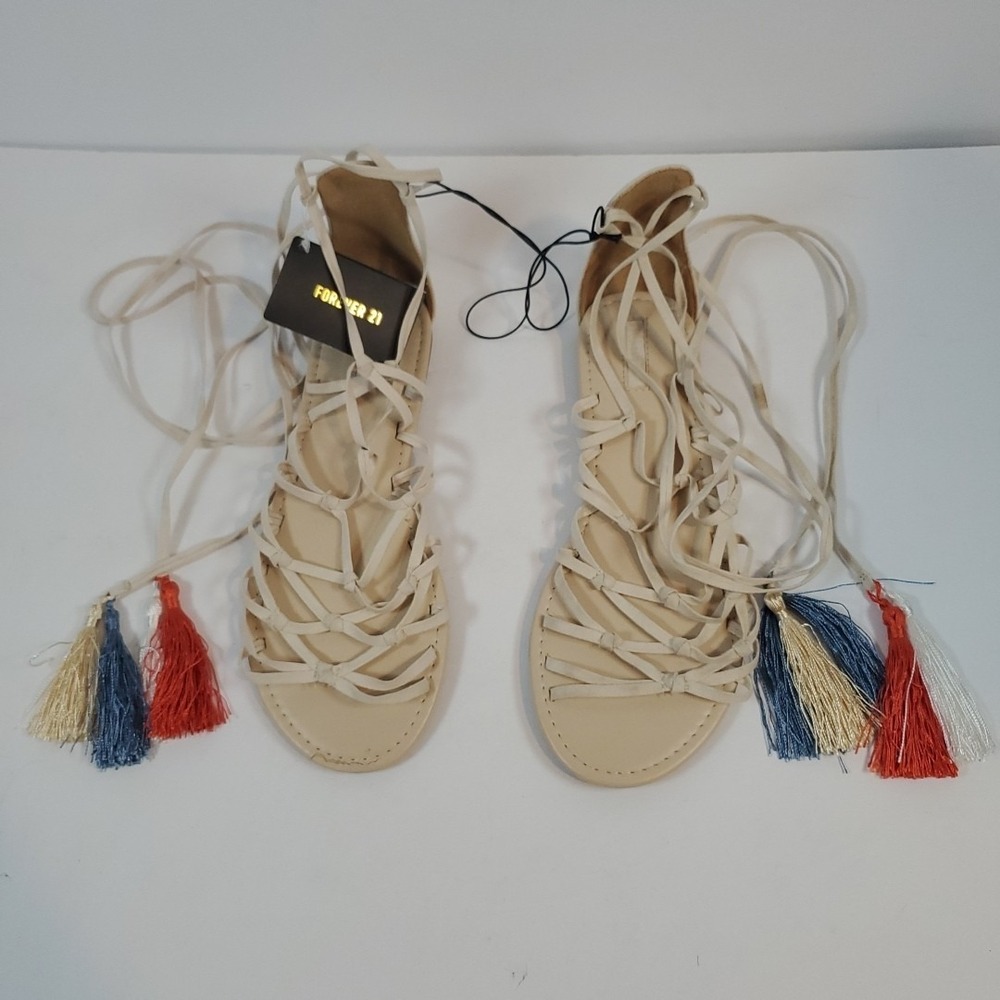 NWT Forever 21 White Gladiator‎ Sandals Size 8